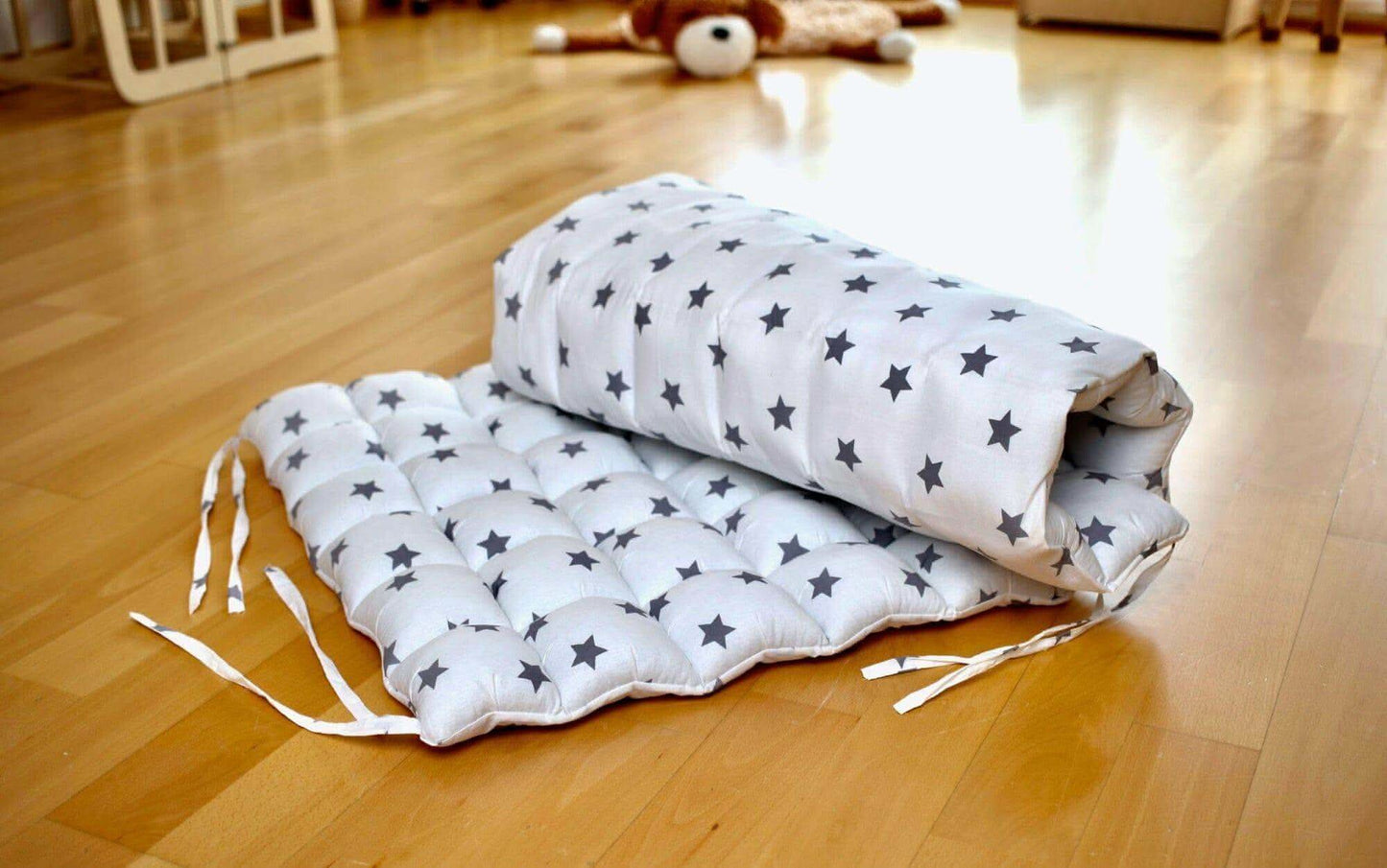 Climbing Arch / Rocker with Star Pattern Pillow